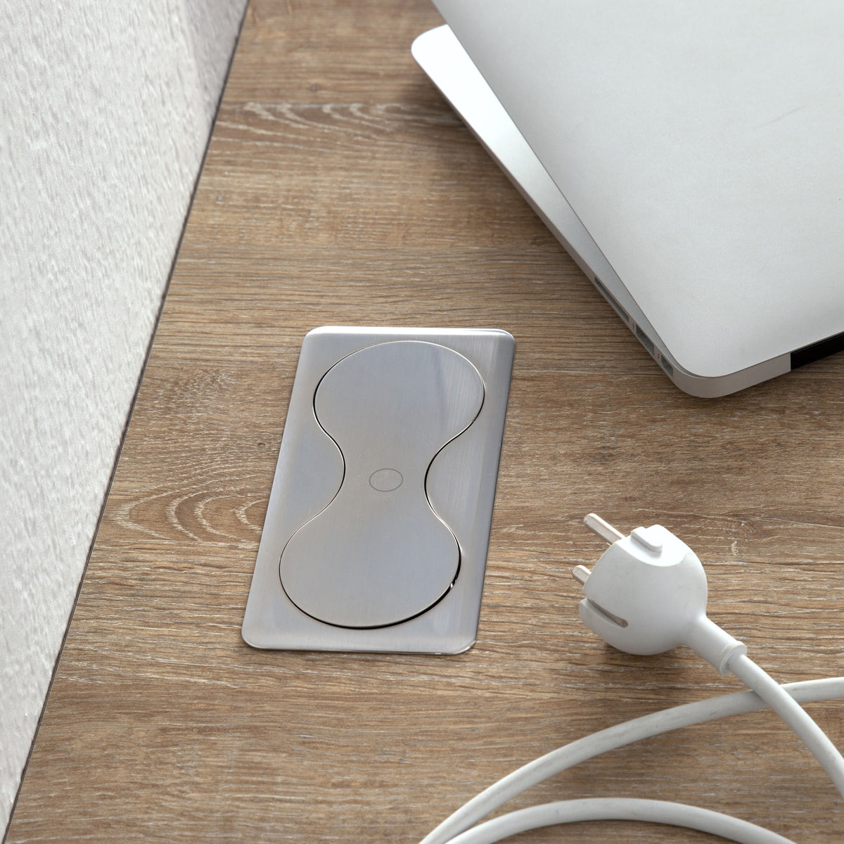 EIGHT SOCKET SQUARE | 1 STIKK + 1 USB (A) | STAINLESS STEEL - bilde 4