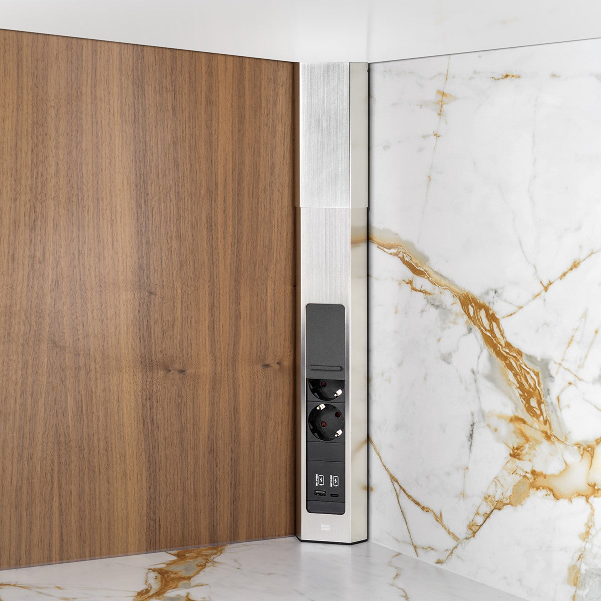 CASIA 2 Long - 3 Stikkontakter + 2 USB (A+C - 22W) - Stainless steel