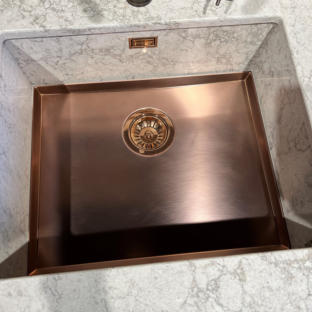 Kjøkkenvask bunn til Stein, Dekton eller Corian - 546x446X20mm - Phantom Base - KOBBER - bilde 3