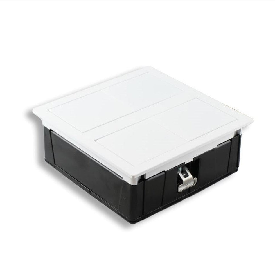 VERSAHIT DUAL | 1 STIKK + 2 USB (A+A) | IP54 | MATT HVIT