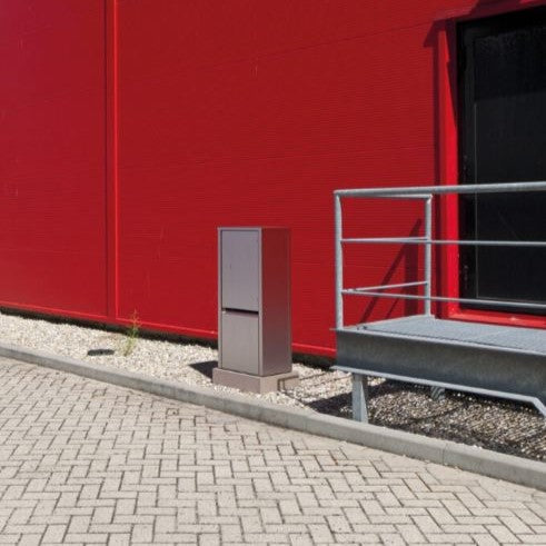 BS - EST24 FIRKANTET Uttakssøyle gatemontering IP44 - 4 x Schuko 1 x CEE 5/16A 400V/6h 1 x CEE 5/32A 400V/6h - STAINLESS STEEL - bilde 3