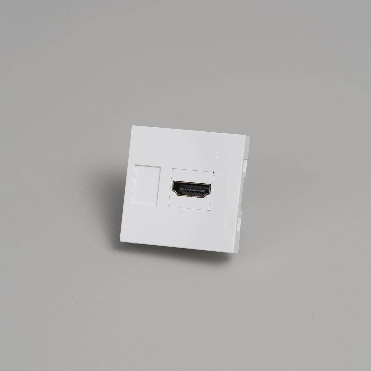BUSTER + PUNCH® EU - HDMI MODULE / 45MM white