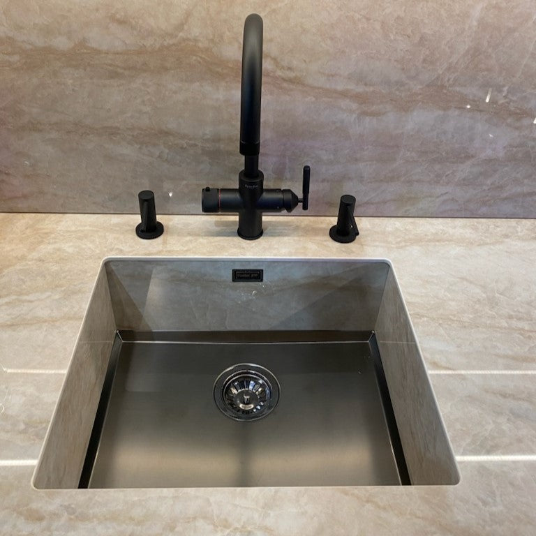 Kjøkkenvask bunn til Stein, Dekton eller Corian - 546x446x20mm - Phantom Base - GUN METAL