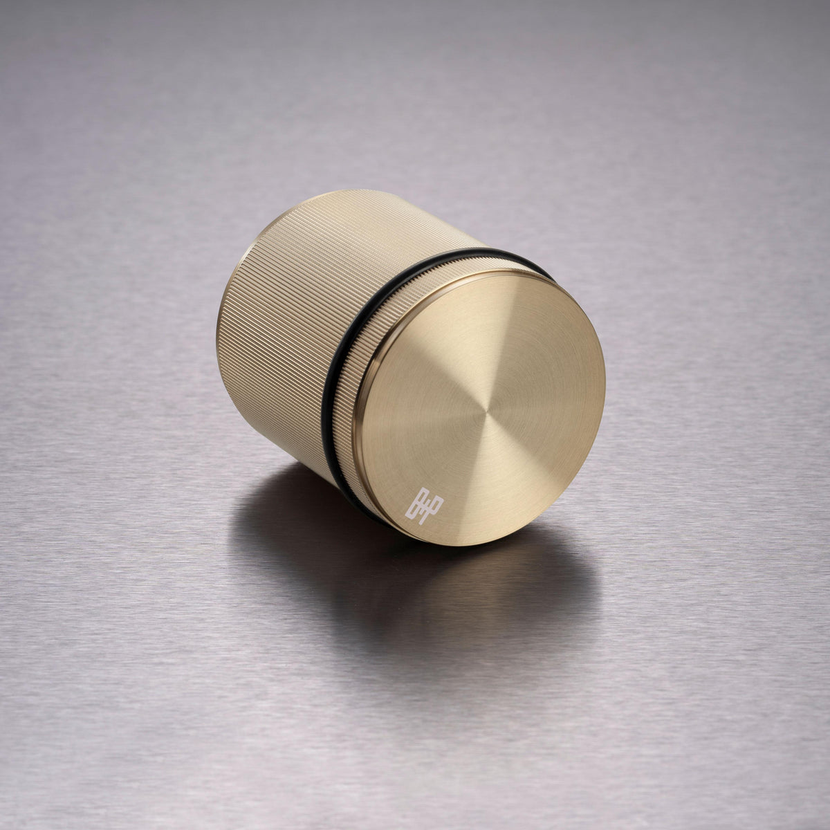 BUSTER + PUNCH® - DOOR STOP / FREESTANDING / LINEAR / BRASS - bilde 4