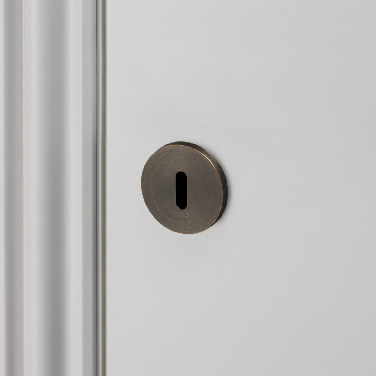 BUSTER + PUNCH | KEY ESCUTCHEON - 27mm | SMOKED BRONZE